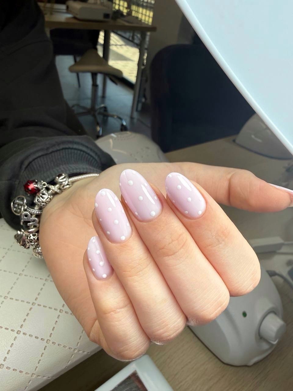 Nails Club — prace