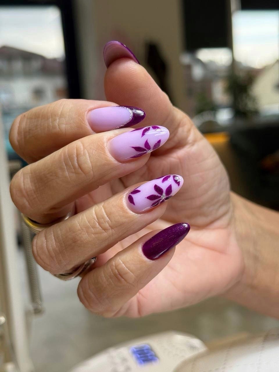 Nails Club — prace